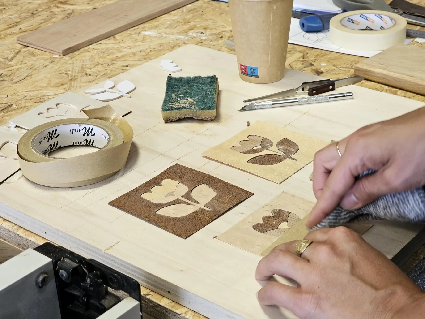 Réalisez votre table d’appoint en marqueterie bois avec Kévin - Image n°3 - Wecandoo