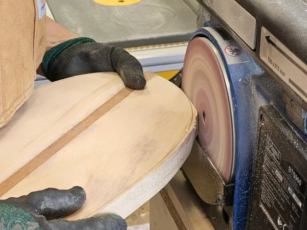 Réalisez votre handplane en Paulownia massif - Afbeelding nr. 4 - Wecandoo