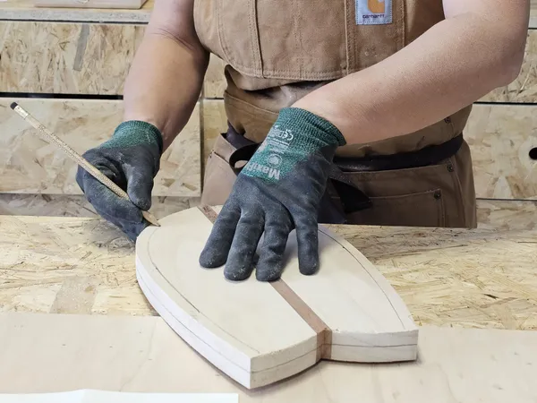 Réalisez votre handplane en Paulownia massif - Afbeelding nr. 2 - Wecandoo