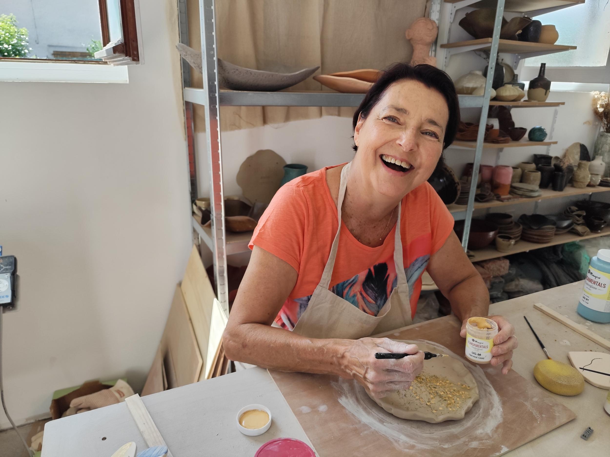 Découvrez la peinture sur céramique avec Monika - Image n°4 - Wecandoo