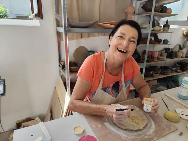 Découvrez la peinture sur céramique avec Monika - Image n°4 - Wecandoo