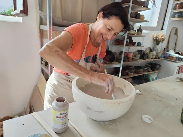 Découvrez la peinture sur céramique avec Monika - Image n°2 - Wecandoo