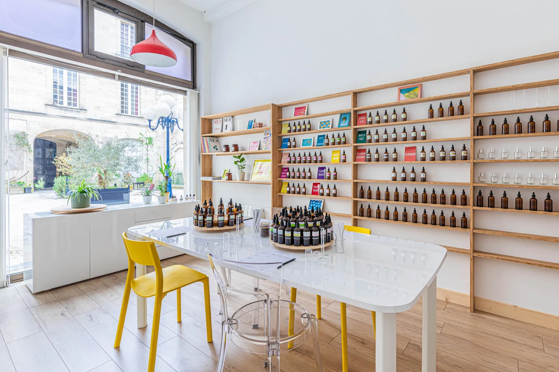 Créez votre parfum en famille avec Aurélie - Image n°3 - Wecandoo