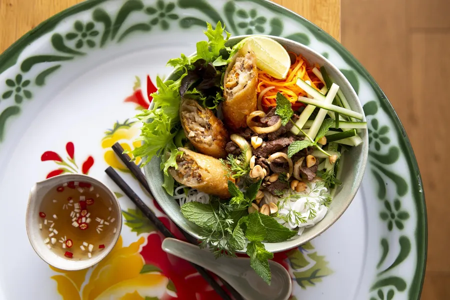 Réalisez votre bo bun et vos nems avec Caroline - Image n°1 - Wecandoo