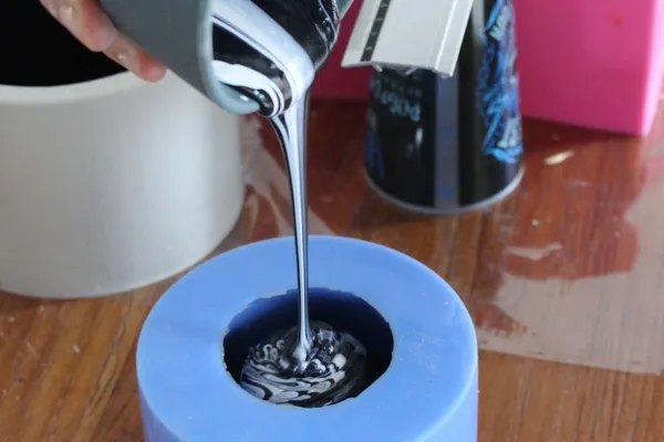 Fabriquez votre pot pour plantes avec Antoine, à La Rochelle - Image n°3 - Wecandoo