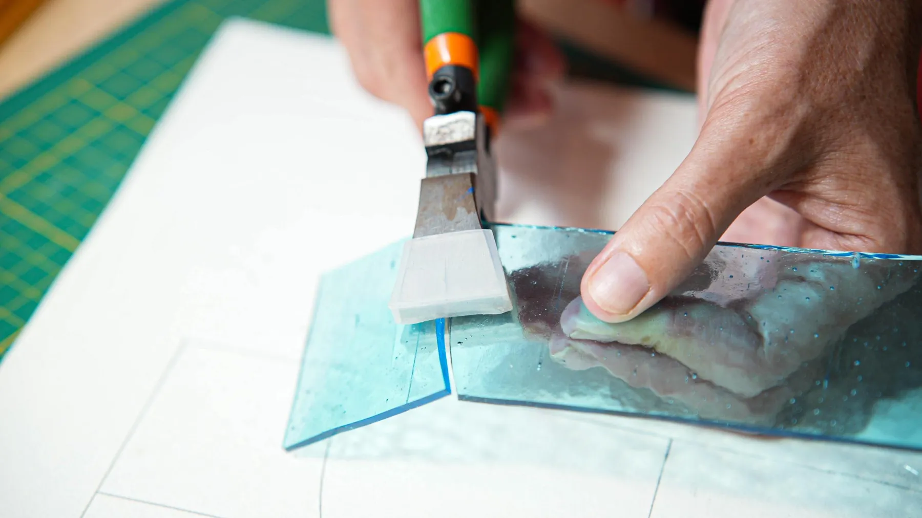 Réalisez votre suspension en vitrail colorée avec Diane, à Lille - Afbeelding nr. 2 - Wecandoo