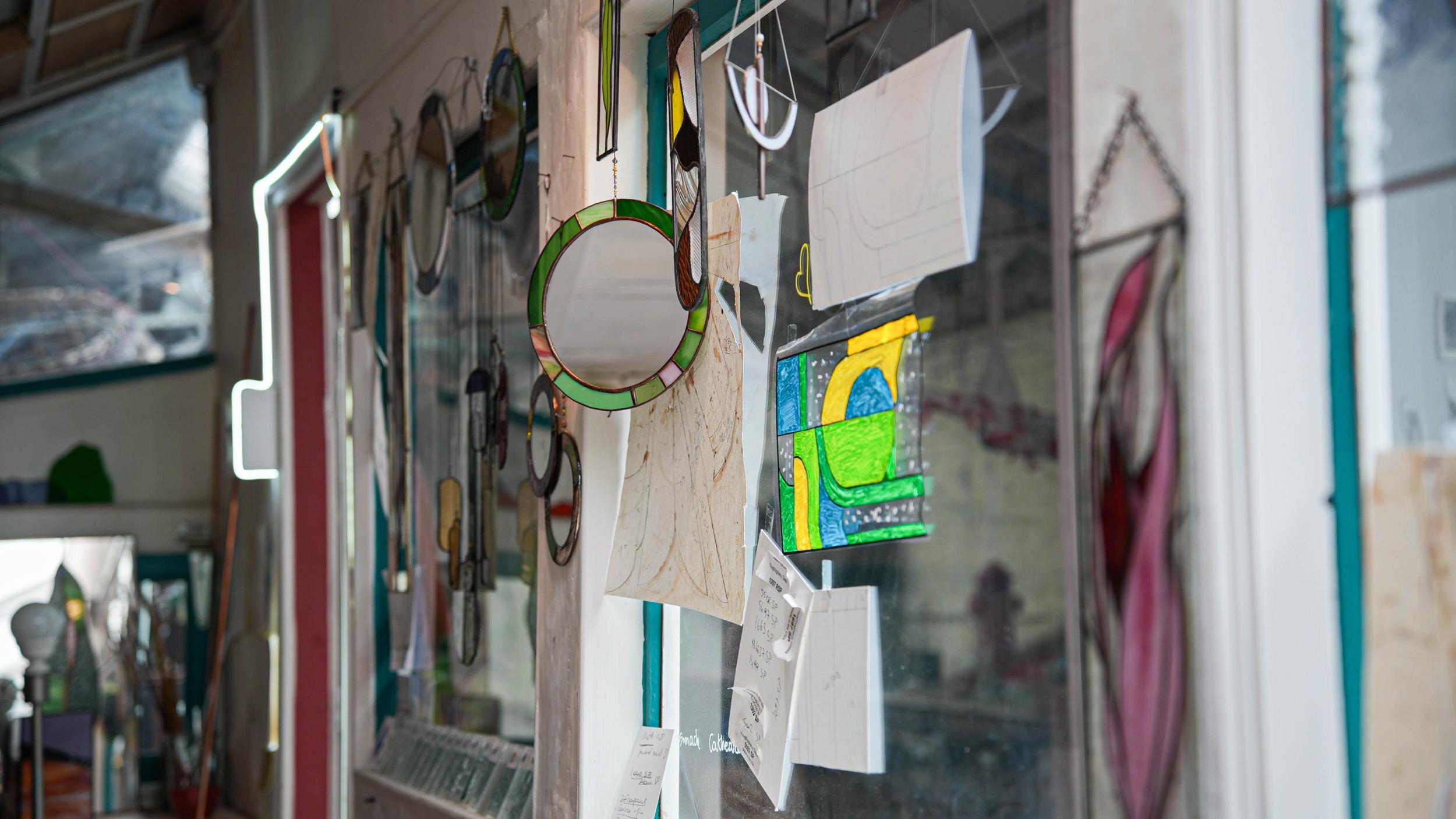 Réalisez votre miroir en vitrail avec Diane, à Lille - Image n°3 - Wecandoo