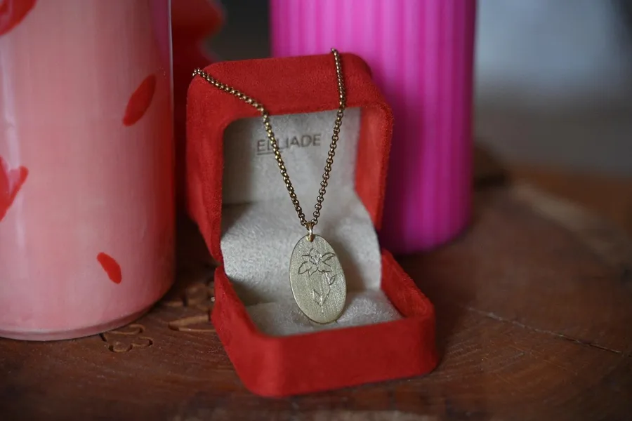 Fabriquez votre médaille gravée avec Estelle - Image n°1 - Wecandoo