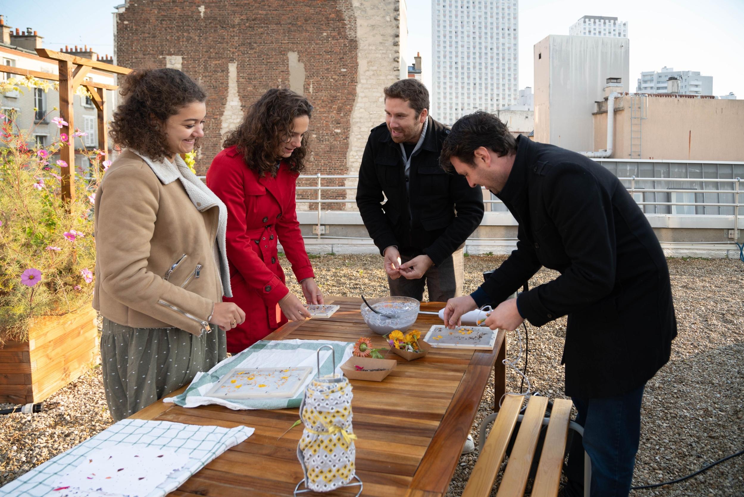 Réalisez votre papier ensemencé en équipe