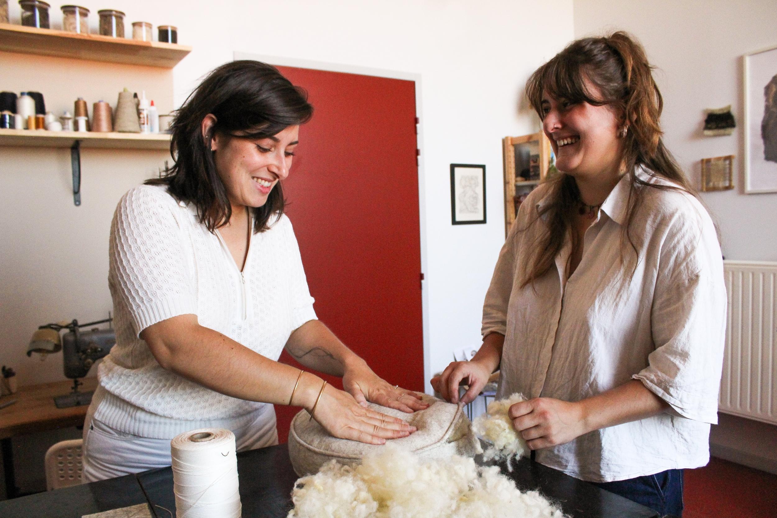 Fabriquez votre pouf en matières naturelles sur une journée avec Camille - Image n°3 - Wecandoo