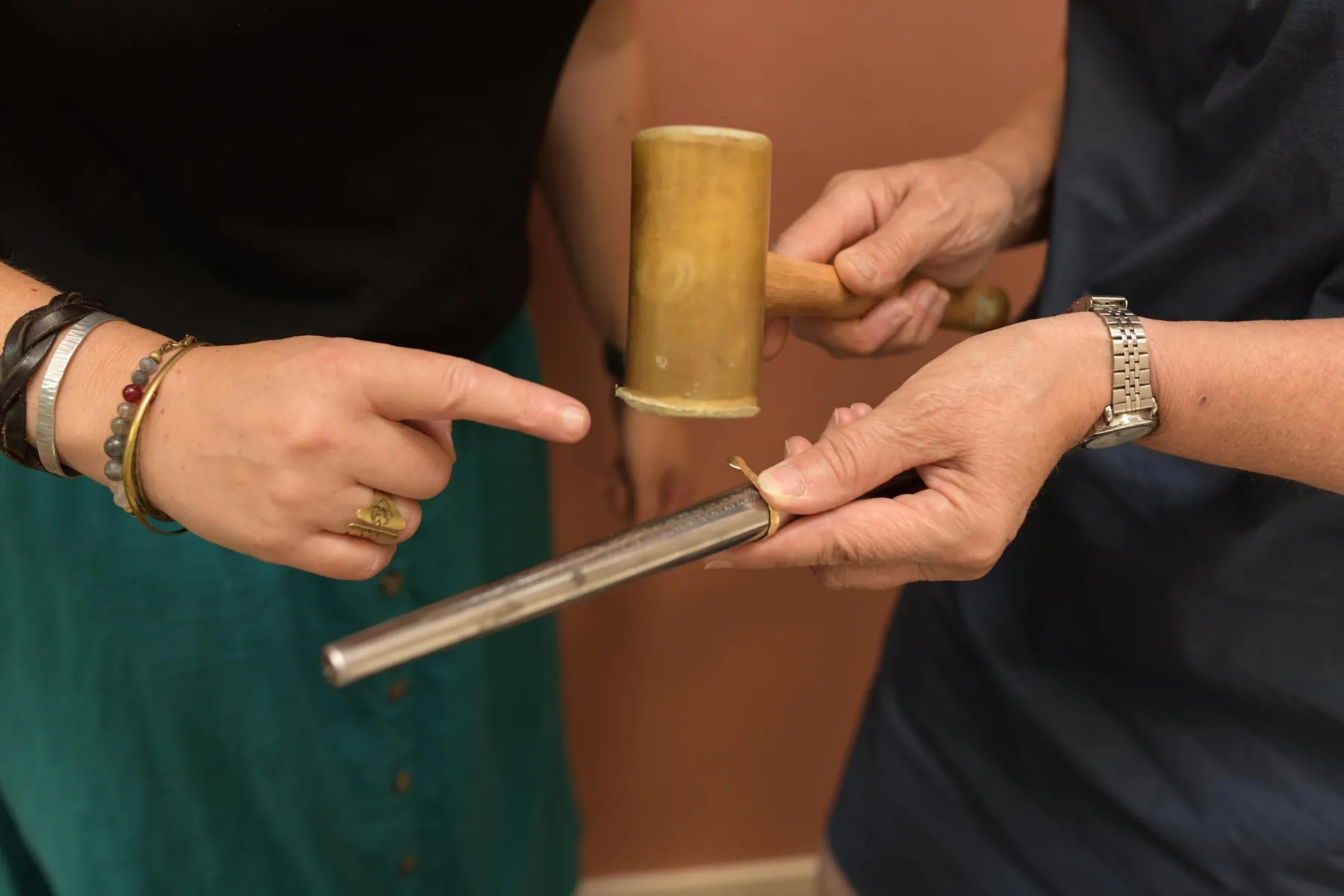 Fabriquez votre bague ouverte avec Anaïs - Image n°2 - Wecandoo