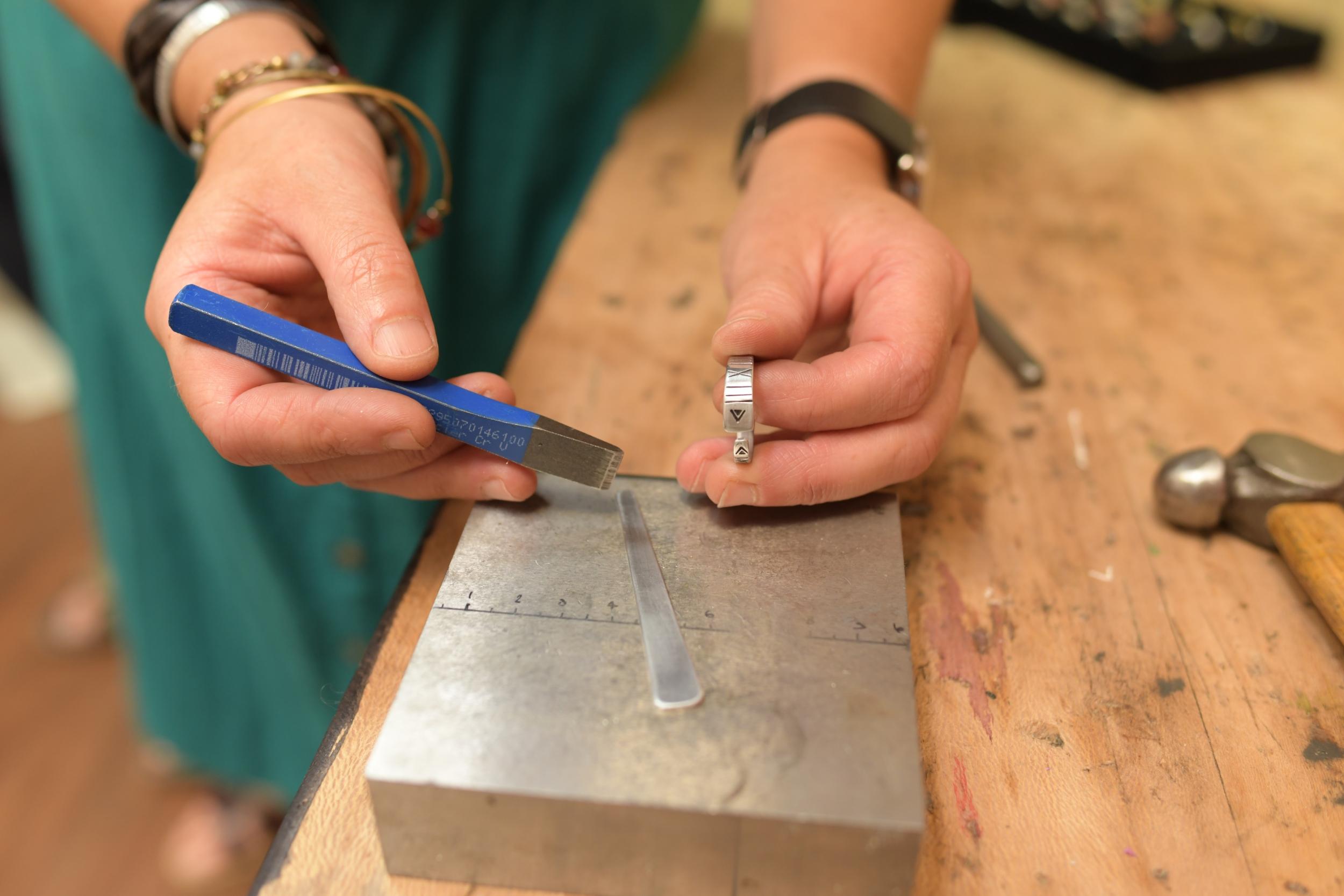 Fabriquez votre bague ouverte avec Anaïs - Image n°8 - Wecandoo