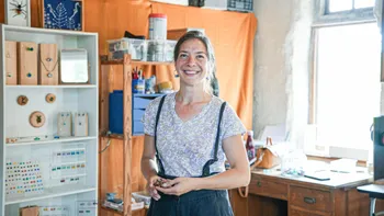 Claire : Souffleuse de verre au chalumeau à Dunkerque