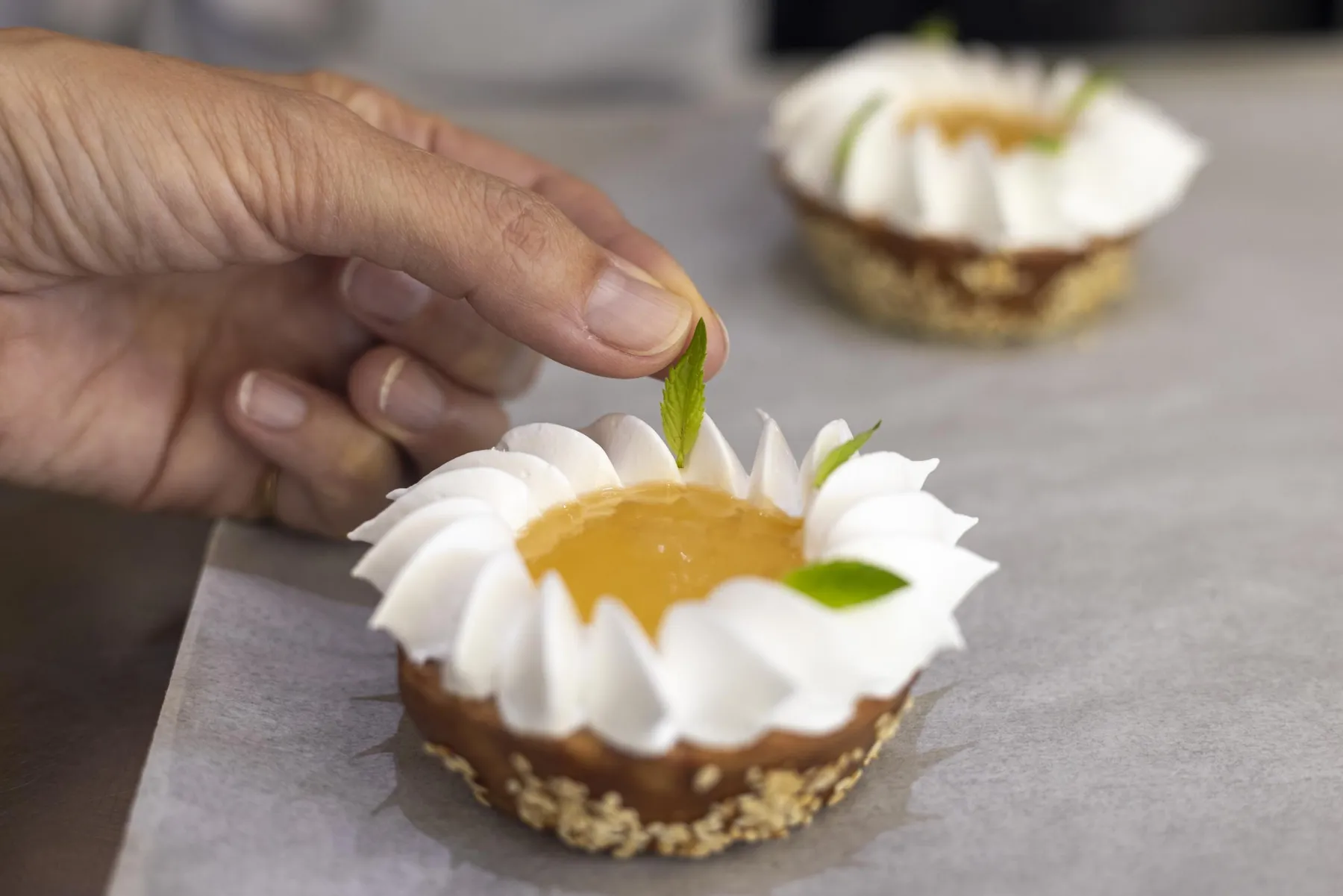 Réalisez un gâteau de saison avec une touche méditerranéenne avec Yasmine - Afbeelding nr. 1 - Wecandoo