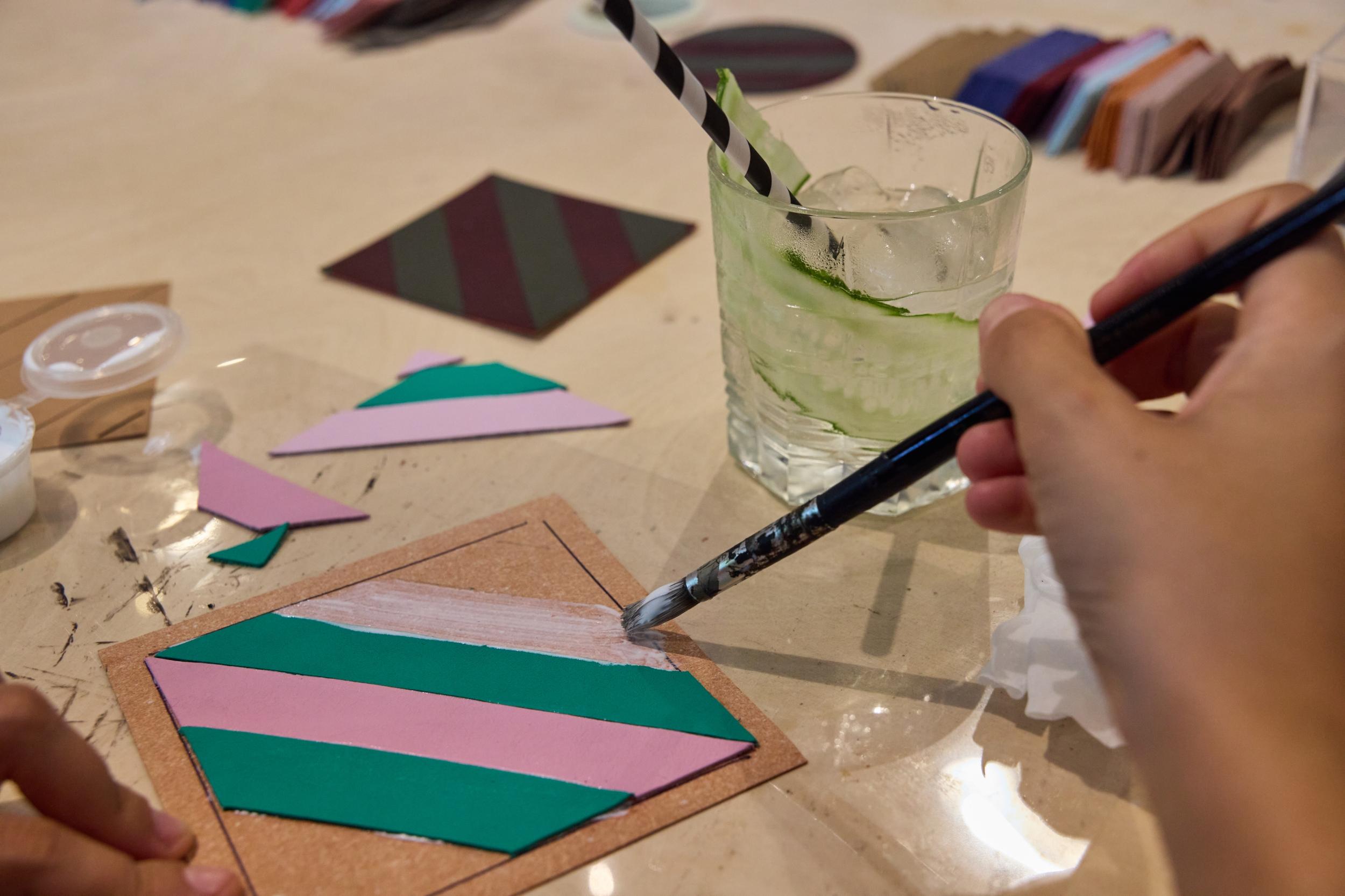 Découvrez la marqueterie de cuir autour d'un apéro avec Aurélie - Image n°9 - Wecandoo