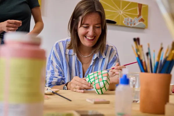 Décorez votre boîte en forme de coeur en céramique avec Amandine - Afbeelding nr. 3 - Wecandoo