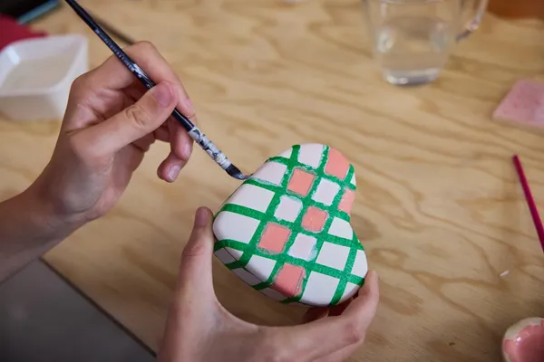 Décorez votre boîte en forme de coeur en céramique avec Amandine - Afbeelding nr. 2 - Wecandoo