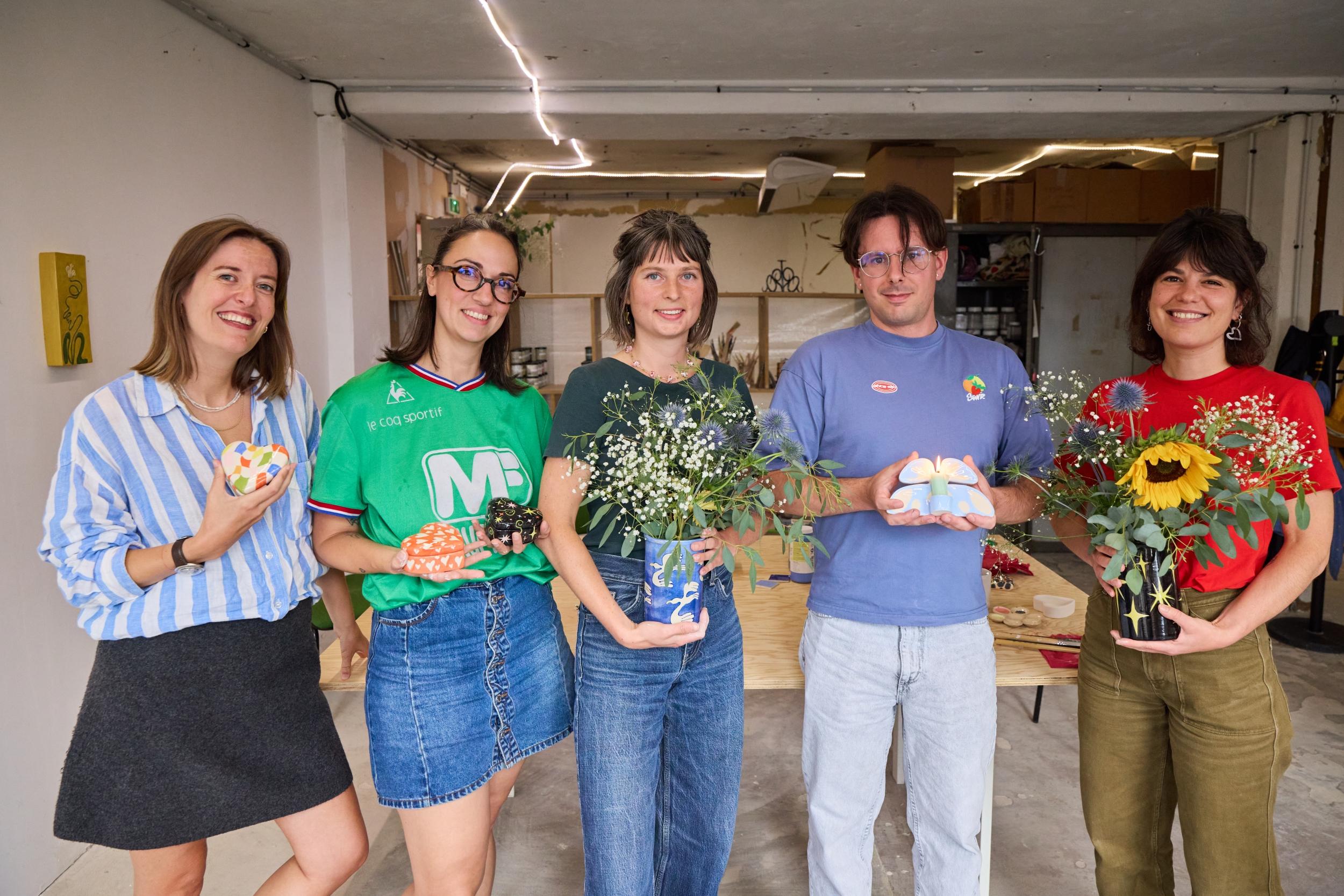 Décorez votre vase en céramique avec Amandine - Image n°6 - Wecandoo