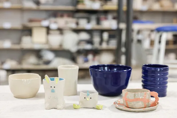 Modelez et colorez votre kit apéro en céramique