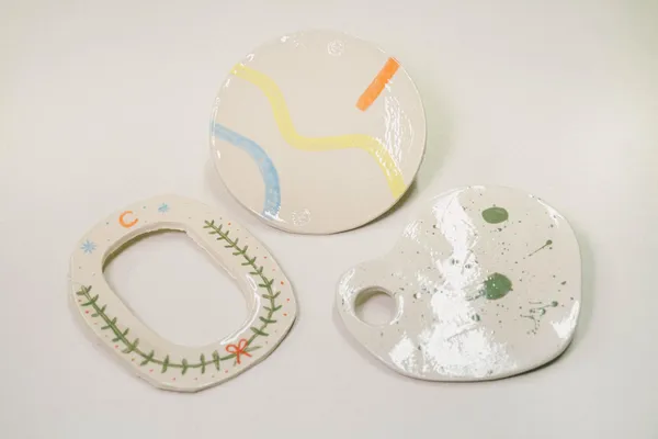 Créez et décorez deux planches à apéro en céramique - Image n°4 - Wecandoo