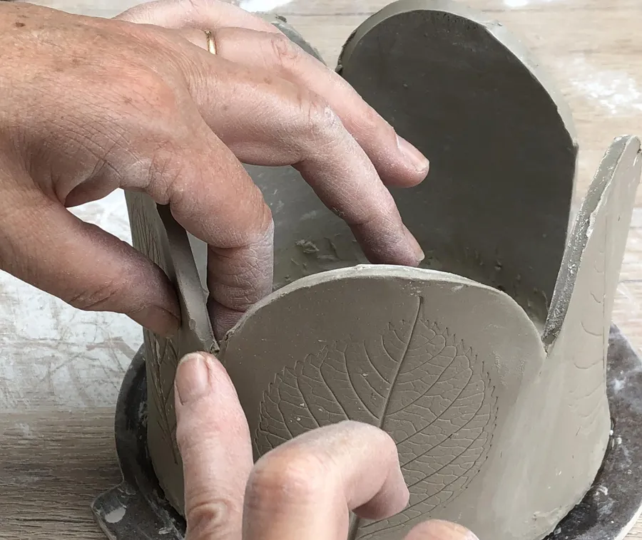 Modelez et décorez votre pièce en céramique avec Clarisse - Image n°1 - Wecandoo