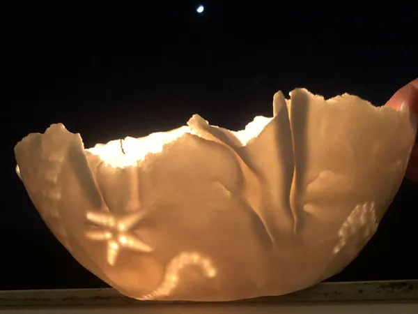 Modelez votre vase ou votre photophore en porcelaine papier avec Clarisse - Image n°2 - Wecandoo