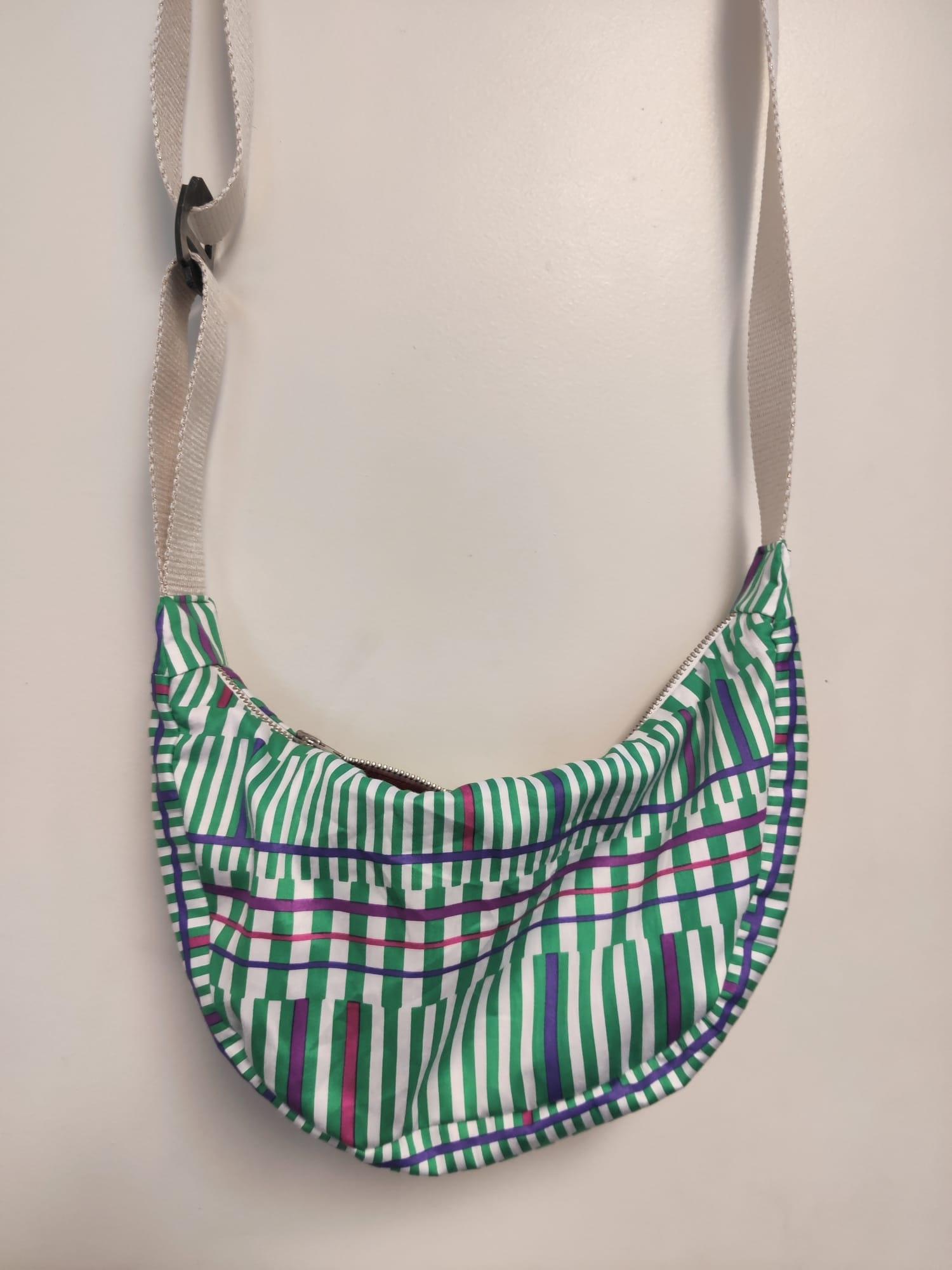 Progressez en couture et créez votre banane ou votre sac half-moon upcyclée - Image n°9 - Wecandoo