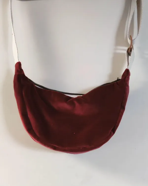 Progressez en couture et créez votre banane ou votre sac half-moon upcyclée - Image n°3 - Wecandoo