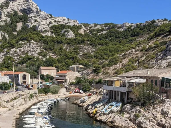 Brodez votre trousse avec Léa au coeur de la calanque de Callelongue - Image n°3 - Wecandoo