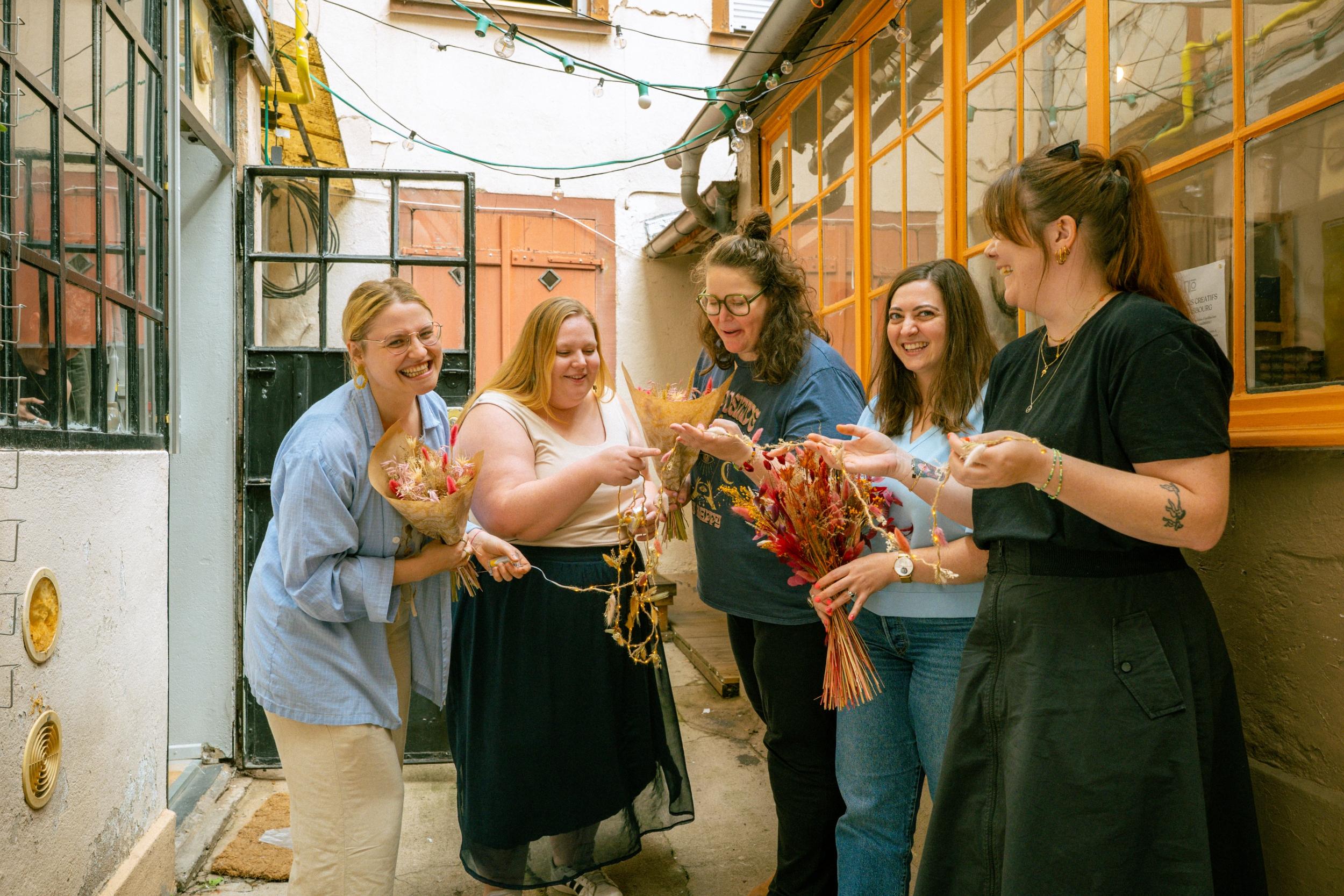 Confectionnez votre guirlande de fleurs séchées avec Laurence, à Strasbourg - Image n°6 - Wecandoo