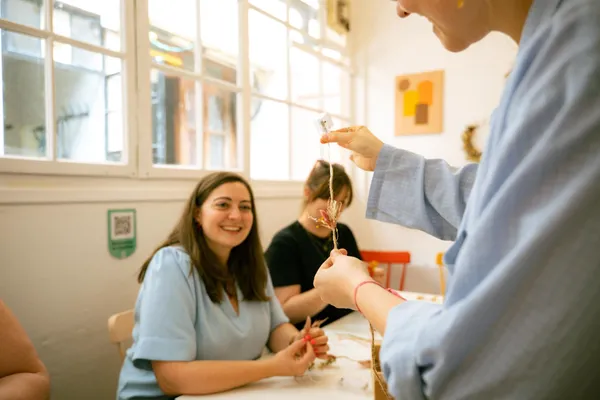 Confectionnez votre guirlande de fleurs séchées avec Laurence, à Strasbourg - Image n°4 - Wecandoo