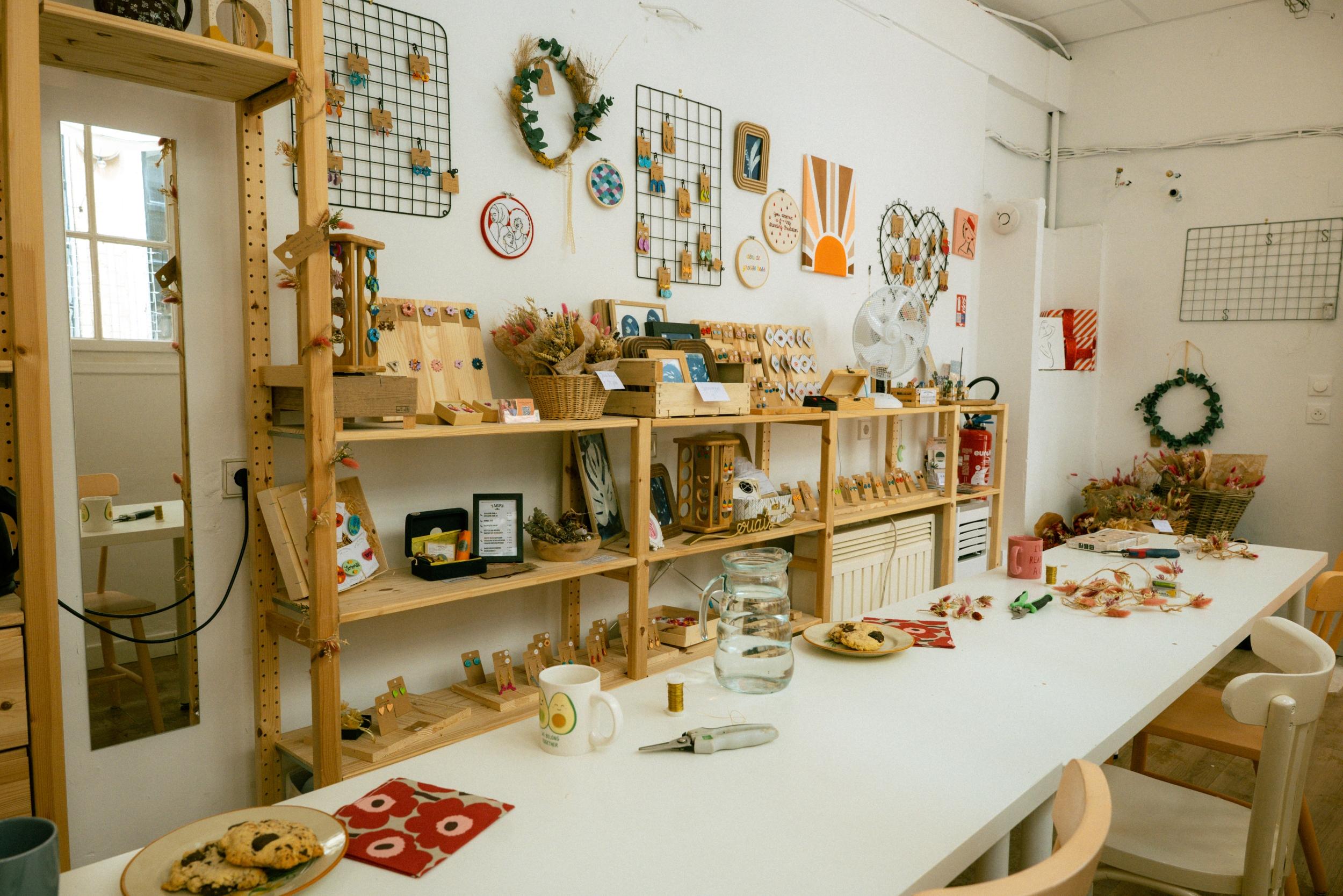 Confectionnez votre guirlande de fleurs séchées avec Laurence, à Strasbourg - Image n°11 - Wecandoo