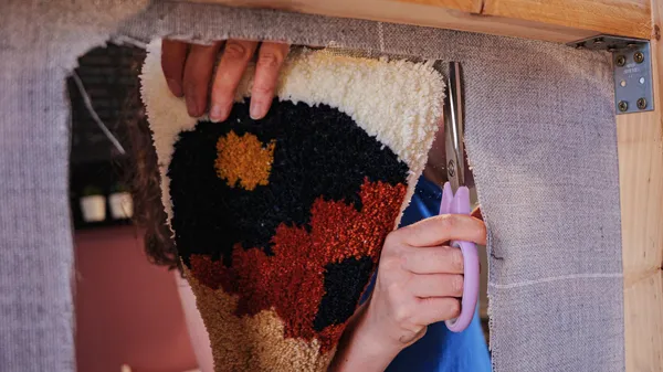 Réalisez votre cadre en tufting avec Lola - Image n°3 - Wecandoo