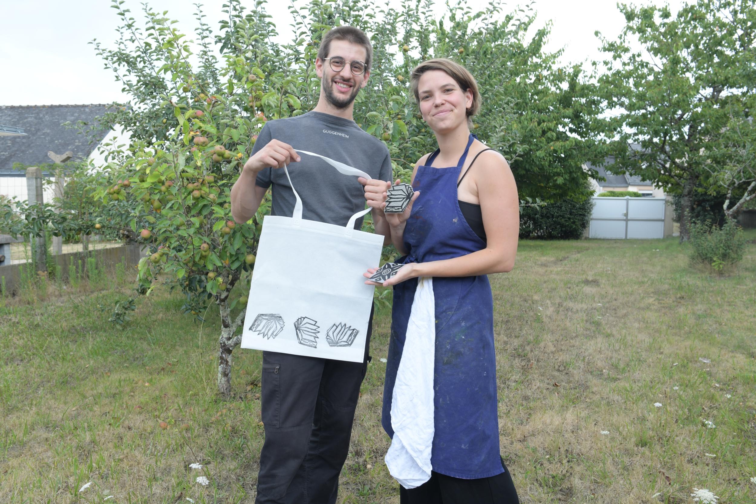 Linogravez votre motif et imprimez votre tote-bag avec Chloé - Image n°5 - Wecandoo