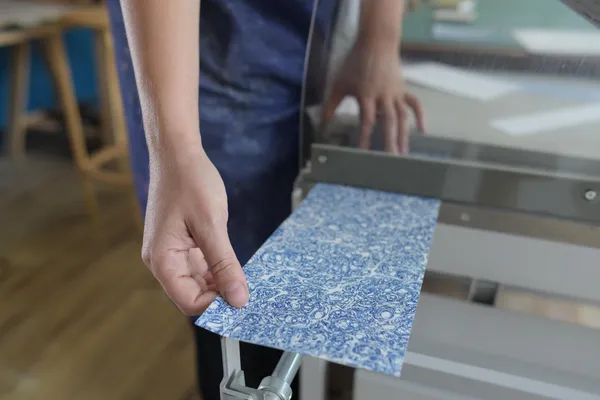 Fabriquez votre carnet pliant origami en duo avec votre enfant accompagnés par Chloé - Image n°4 - Wecandoo