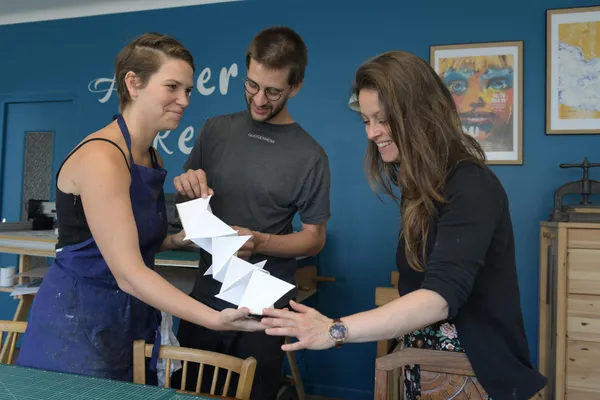 Fabriquez votre carnet pliant origami en duo avec votre enfant accompagnés par Chloé - Image n°3 - Wecandoo