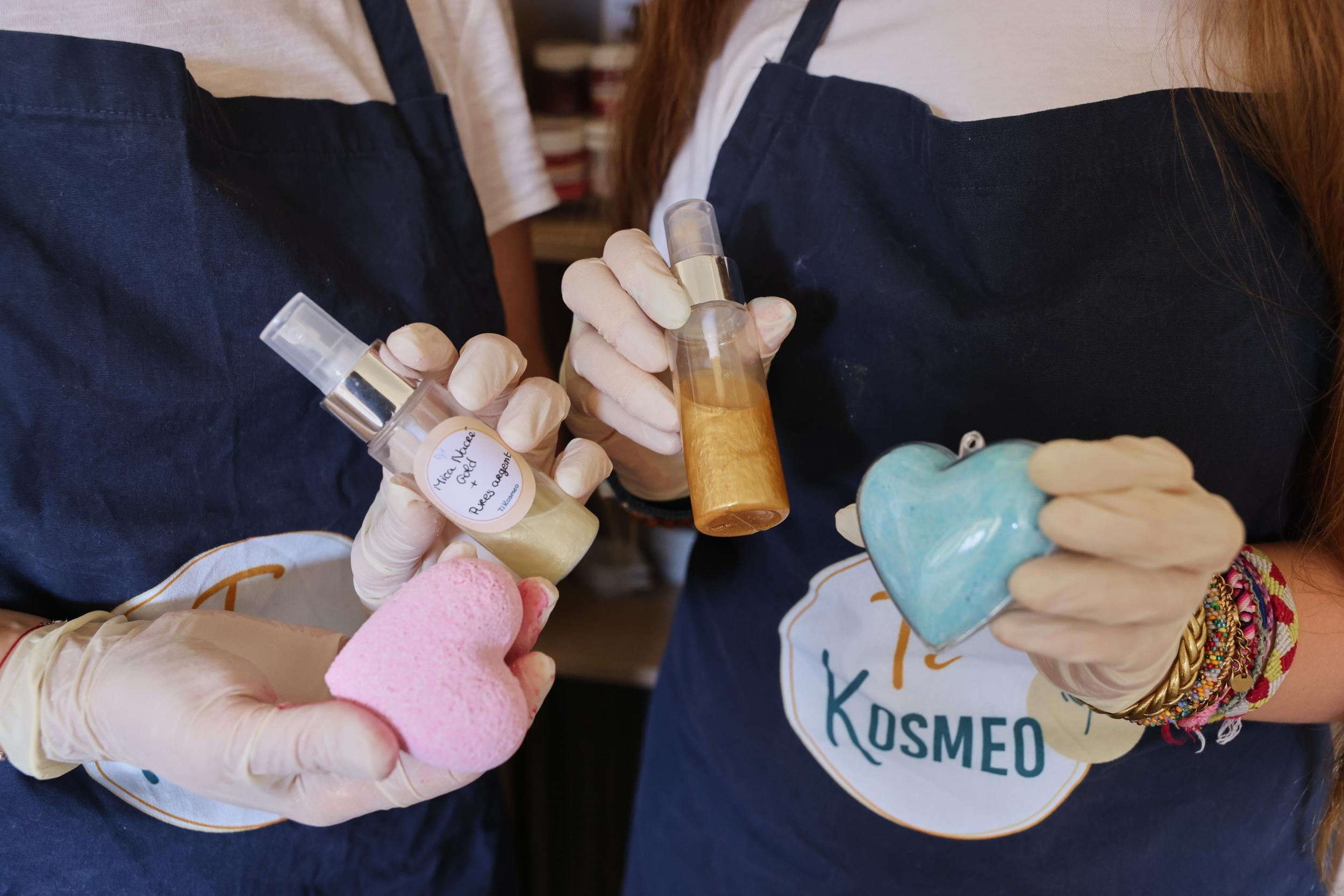 Créez vos bombes de bain et huiles pailletées en duo avec votre enfant accompagnés par Cécile - Image n°5 - Wecandoo