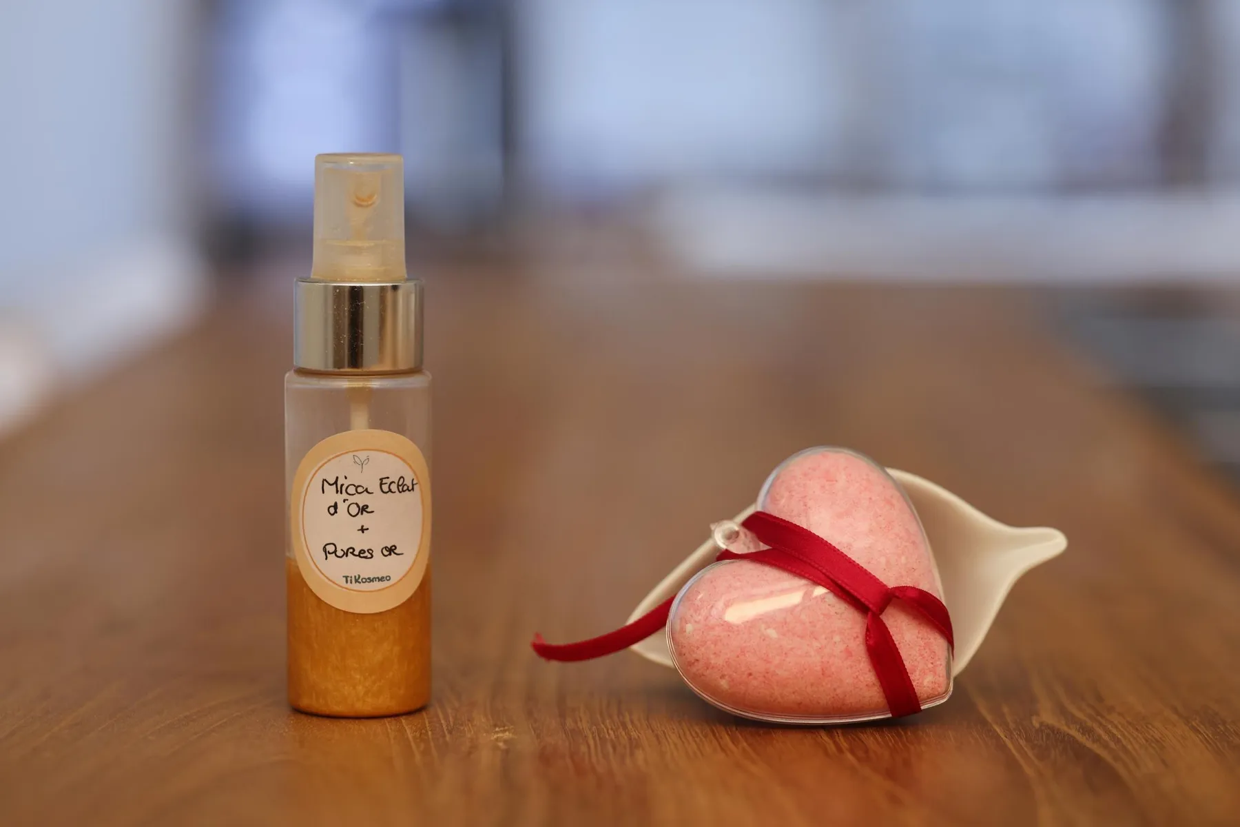 Créez vos bombes de bain et huiles pailletées en duo avec votre enfant accompagnés par Cécile - Image n°4 - Wecandoo