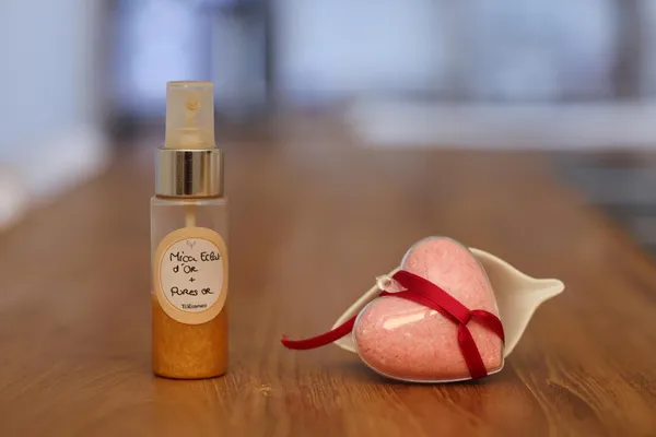 Créez vos bombes de bain et huiles pailletées en duo avec votre enfant accompagnés par Cécile - Image n°4 - Wecandoo