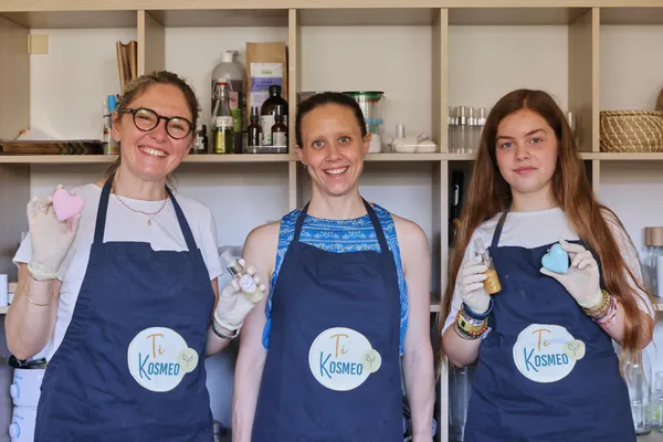 Créez vos bombes de bain et huiles pailletées en duo avec votre enfant accompagnés par Cécile - Image n°3 - Wecandoo