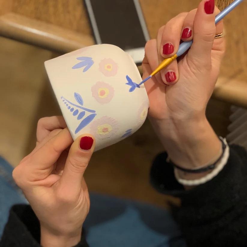 Décorez votre pièce en céramique autour d'un goûter avec Laurine - Image n°3 - Wecandoo