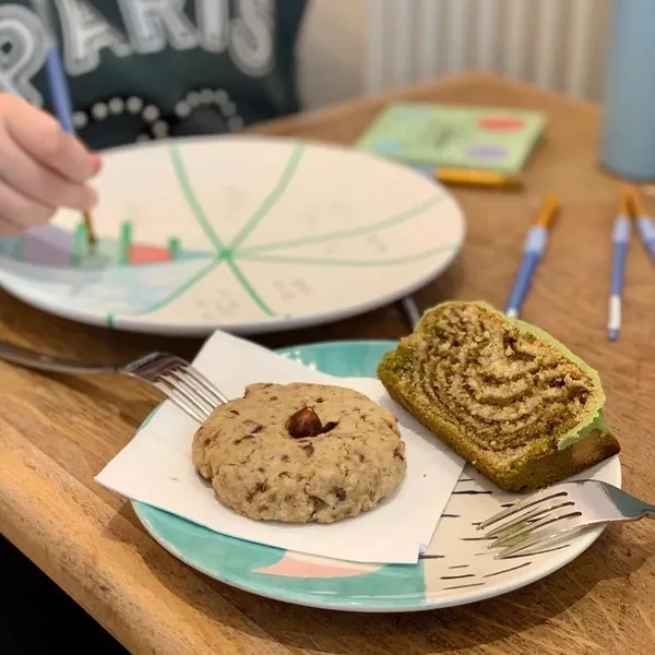 Décorez votre pièce en céramique autour d'un goûter avec Laurine - Image n°5 - Wecandoo