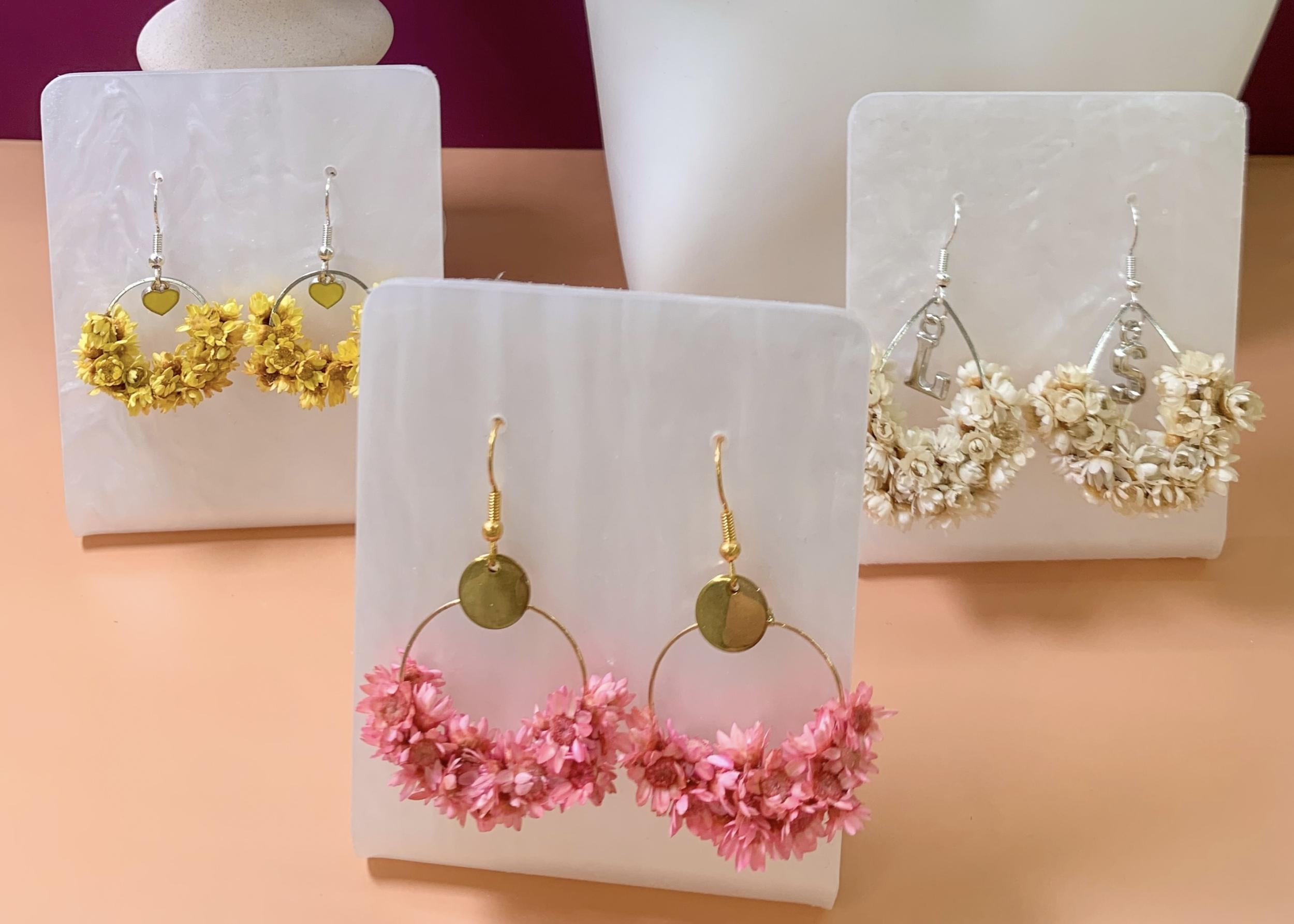 Créez vos boucles d'oreilles en fleurs stabilisées avec Mimi - Image n°6 - Wecandoo