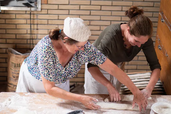 Entrez dans la peau d'un paysan boulanger le temps d'une journée avec Aline - Image n°1 - Wecandoo