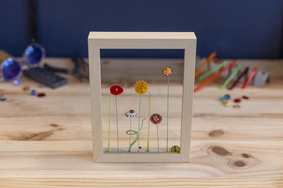 Fabriquez vos pique-fleurs en verre avec Armelle, à Bordeaux - Image n°1 - Wecandoo