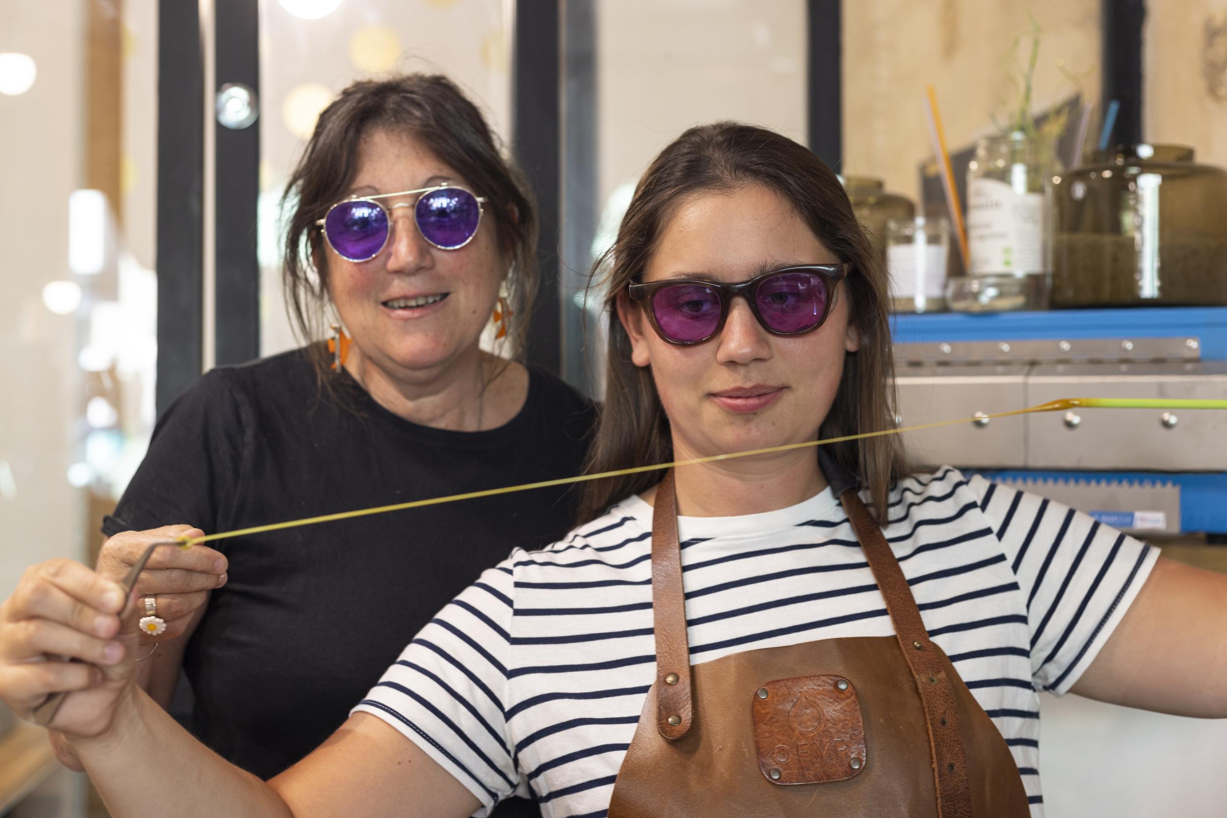 Fabriquez vos pique-fleurs en verre avec Armelle, à Bordeaux - Image n°9 - Wecandoo