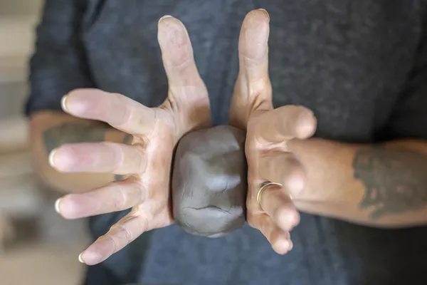 Modelez votre pichet animalier en colombin avec Gaëlle - Image n°2 - Wecandoo