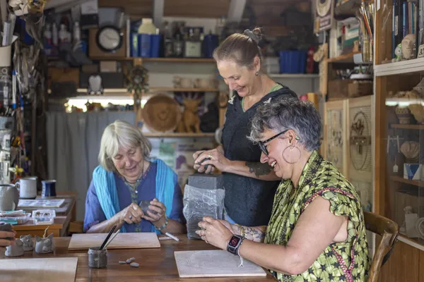 Modelez votre cloche décorée avec Gaëlle - Image n°3 - Wecandoo