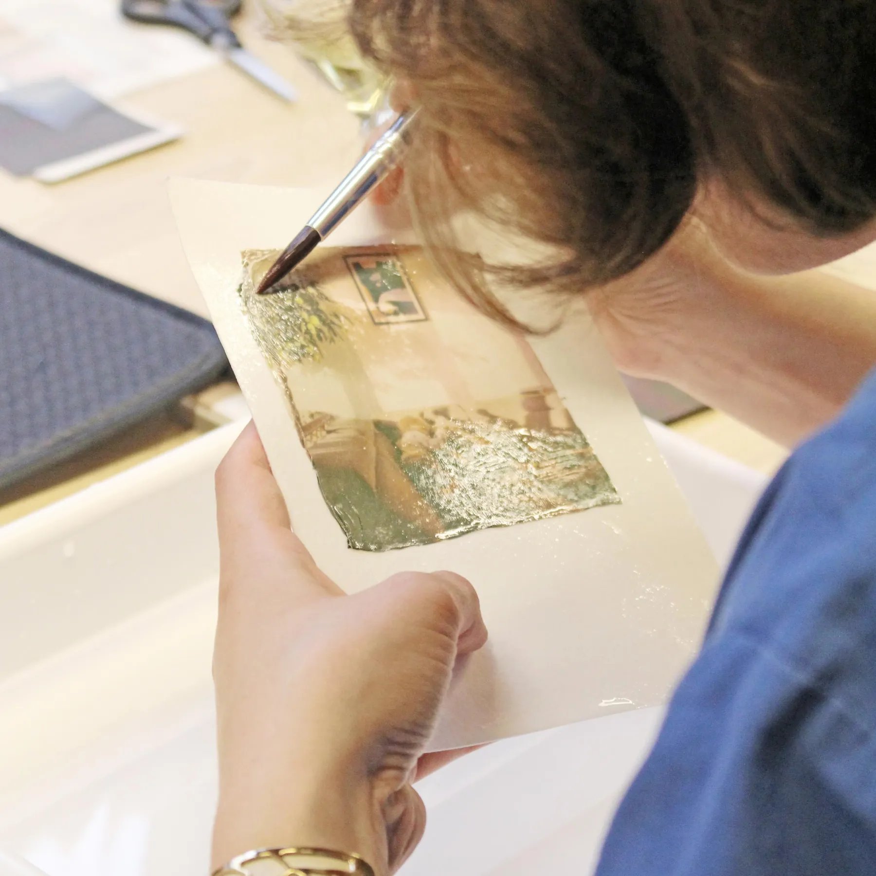 Découvrez une autre facette du Polaroid par l'émulsion lift avec Élodie - Image n°2 - Wecandoo