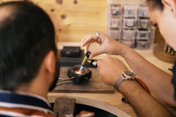 Réalisez votre bague en argent avec Anne - Image n°3 - Wecandoo